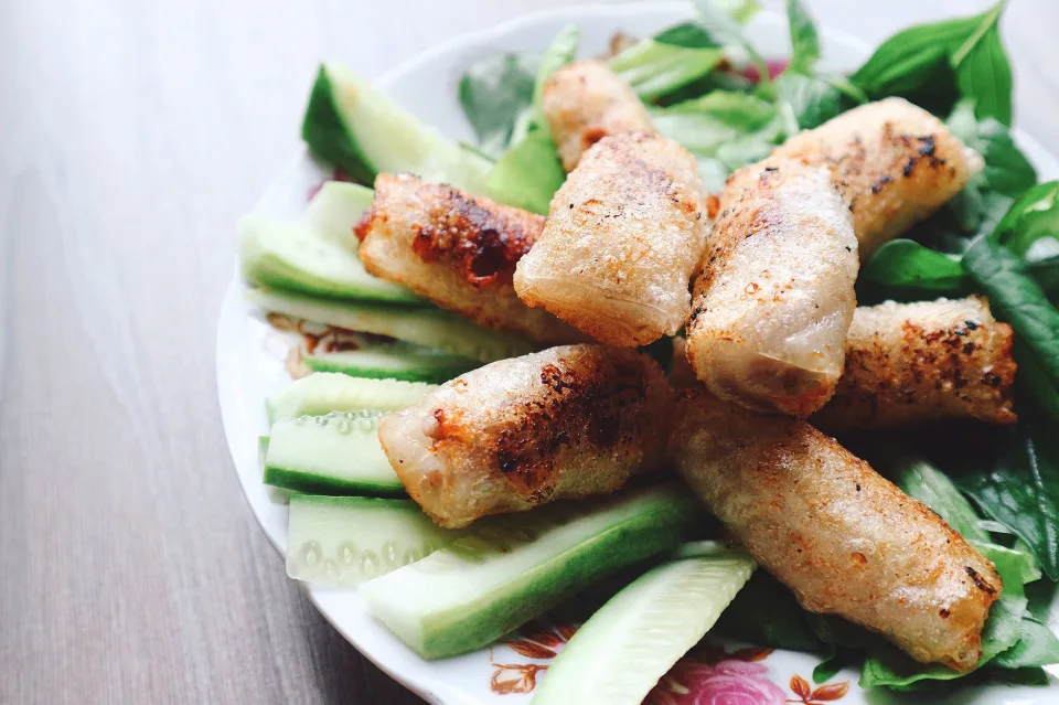 Bàn ăn tại Nguyễn Thị Nữ